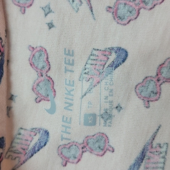 Nike Women's Cotton Printed Cropped T-Shirt Washed Coral - Picture 4 of 9